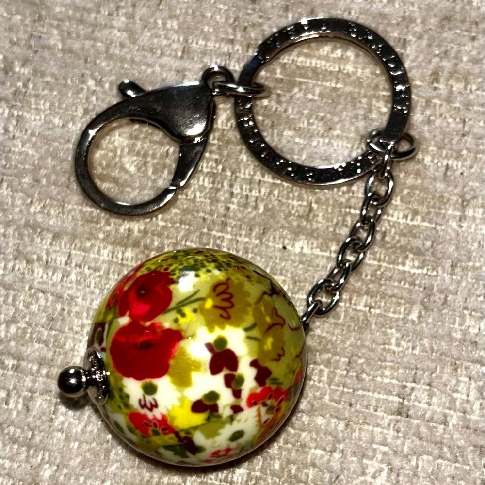 Vera Bradley Floral Ball Keychain Charm Green Red Key Ring Clip Marble Flowers